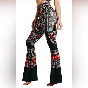 yoga democracy leggings Rustica Printed Bell Bottoms M NWT